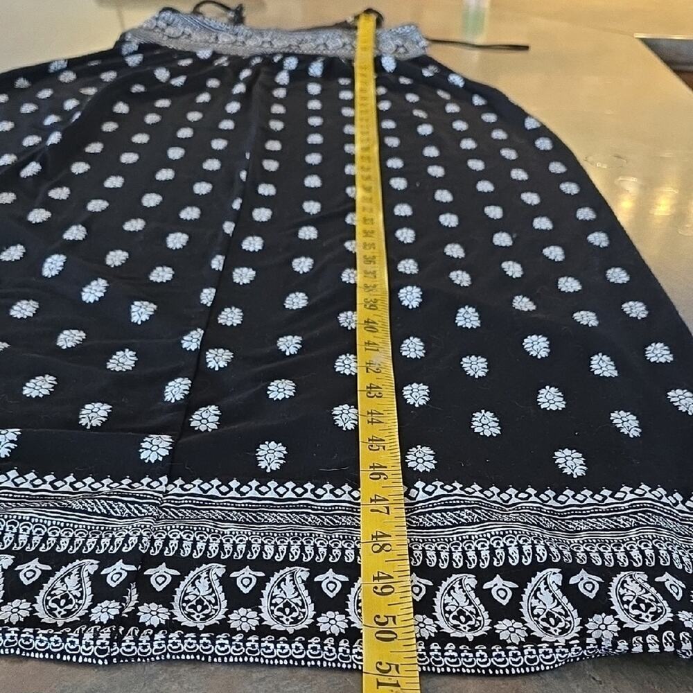 VENUS Black and White Patterned Maxi Dress - Picture 4 of 8
